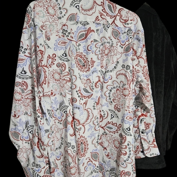 Men's stylish Tayion by Montee Holland button-down dress or casual shirt. - Picture 2 of 2